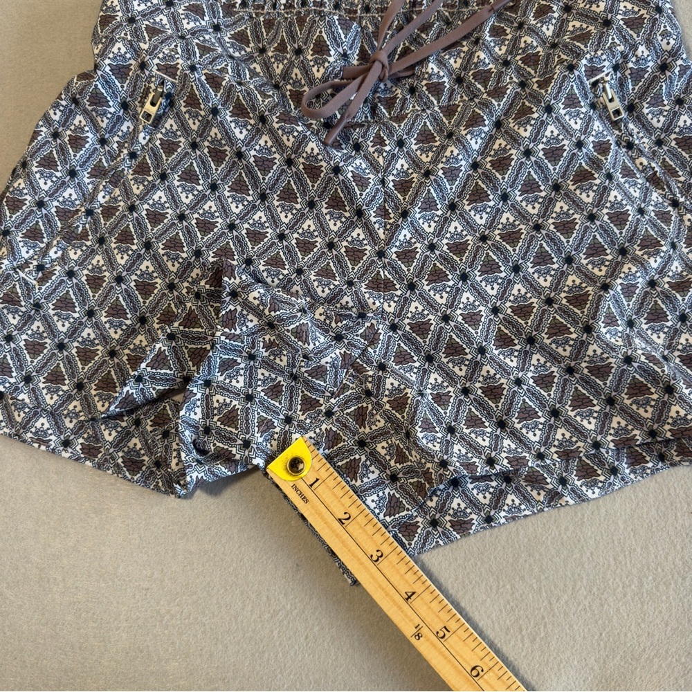 Athleta Women's Printed Drawstring Shorts, 2 Zipper Pockets Size 2 - Picture 11 of 12